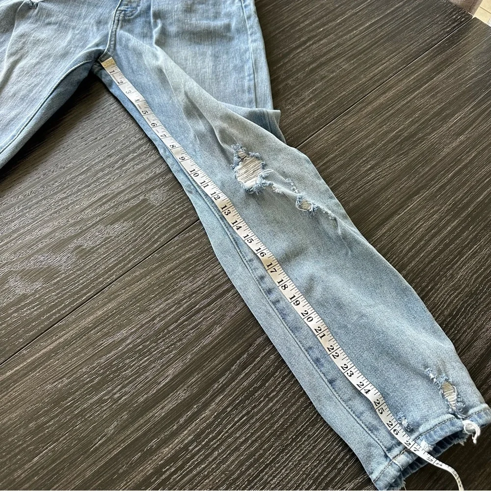 KanCan Missy High Rise Slim Straight Leg Ankle Jeans in Medium Wash, Size 28